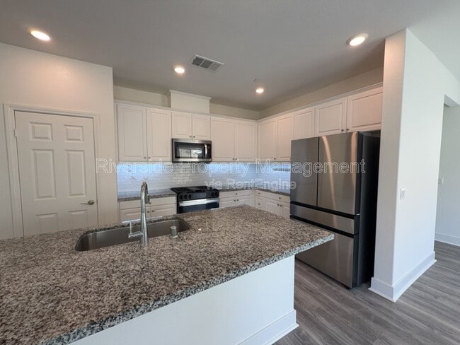 Photo - 20947 Spring Mountain Rd