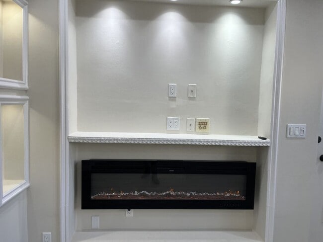 Photo - Courtyard at Cordova Apts