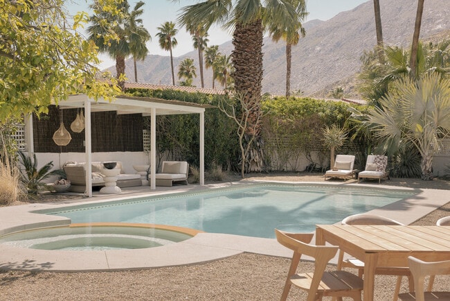 Photo - 276 E Granvia Valmonte