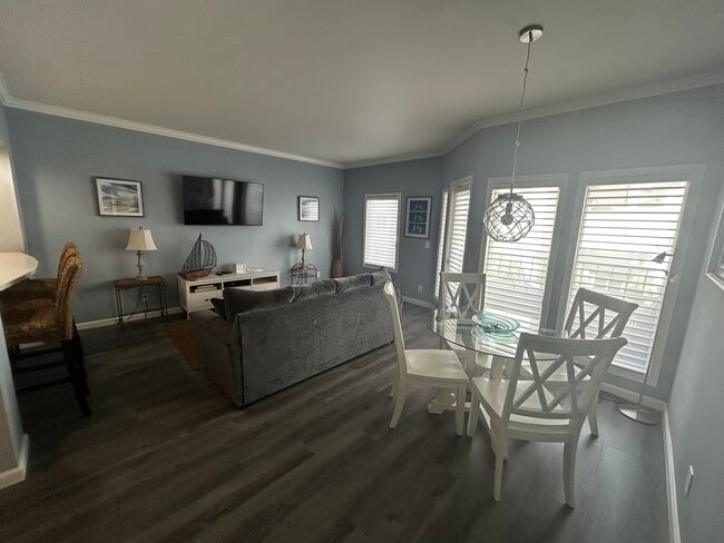 Living Room/Dining Area - 655 Columbia St Unit Columbia Street