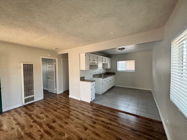 Photo - 1333 E 47th St Apartment Unit 1335 1/2