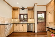 Photo - 637 N Alta Vista Blvd