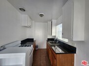 Photo - 515 S Manhattan Pl Unit 1