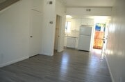 Photo - 1323 W Palmyra Ave Unit #B
