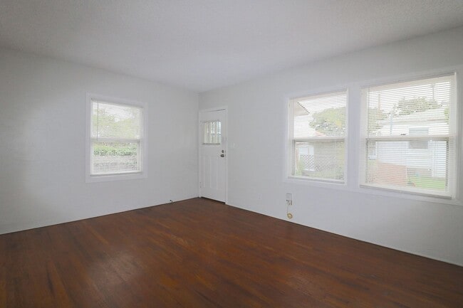 Photo - Lincoln Avenue Unit 1053