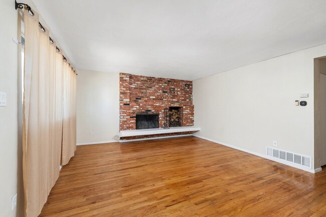Photo - 1231 Evilo St