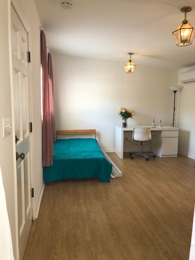 Photo - 14548 Killion St Unit Guest House