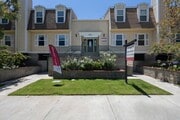 Photo - 1611 S Bundy Dr Apartments