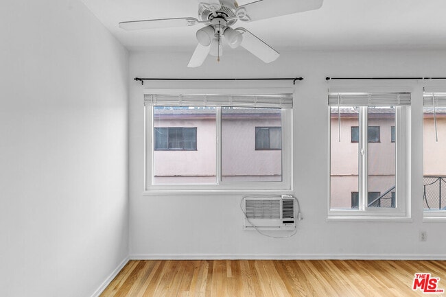 Photo - 1248 Barry Ave Unit 7