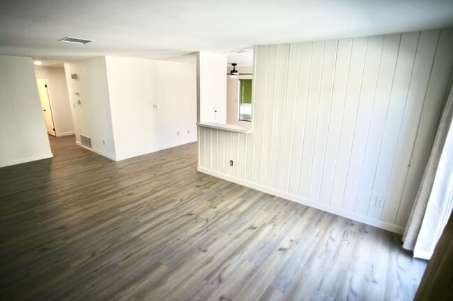 Photo - 3br, 2ba in a Great Family Neighborhood Av...