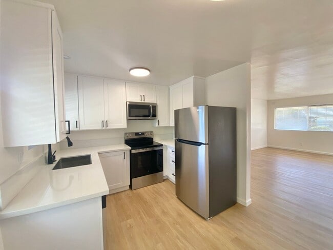Photo - W. Arrellaga/Chapala St Unit 112 W. Arrellaga