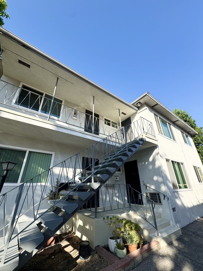 Photo - 446 E Cypress Ave Unit cypress Number A