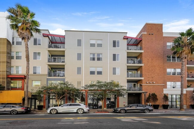 Spacious Condo in Downtown Long Beach! - Spacious Condo in Downtown Long Beach! Unit #201