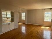 Living room - 2669 Waverly Dr Apartment Unit 2669