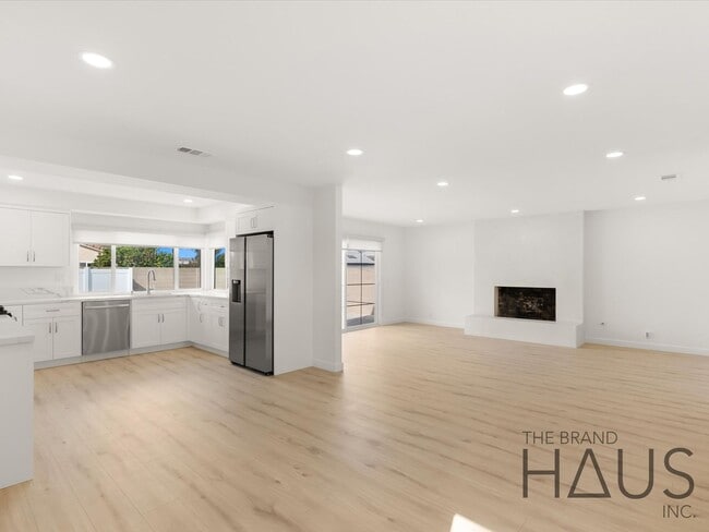 Photo - Two Primary Bedrooms, Pool, & Air Conditio...