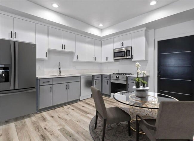 Photo - 4643 W 18th St