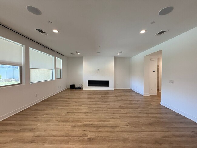 Photo - 39338 Stirrup Ct