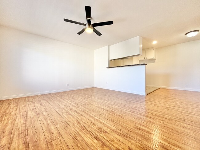 Photo - 316 E Hyde Park Blvd Apartment Unit 5