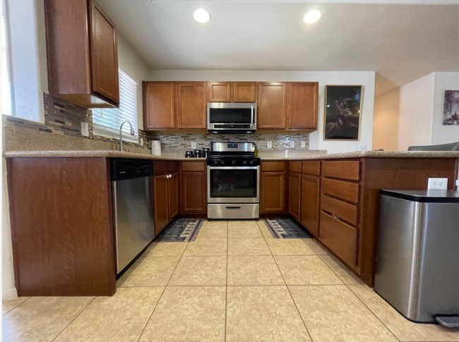 Photo - Large 4 Bedroom 2 bath Home in Chocolate Drop Neighborhood