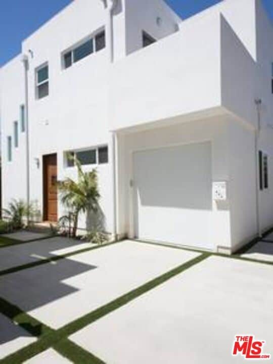 Photo - 7445 W 81st St House