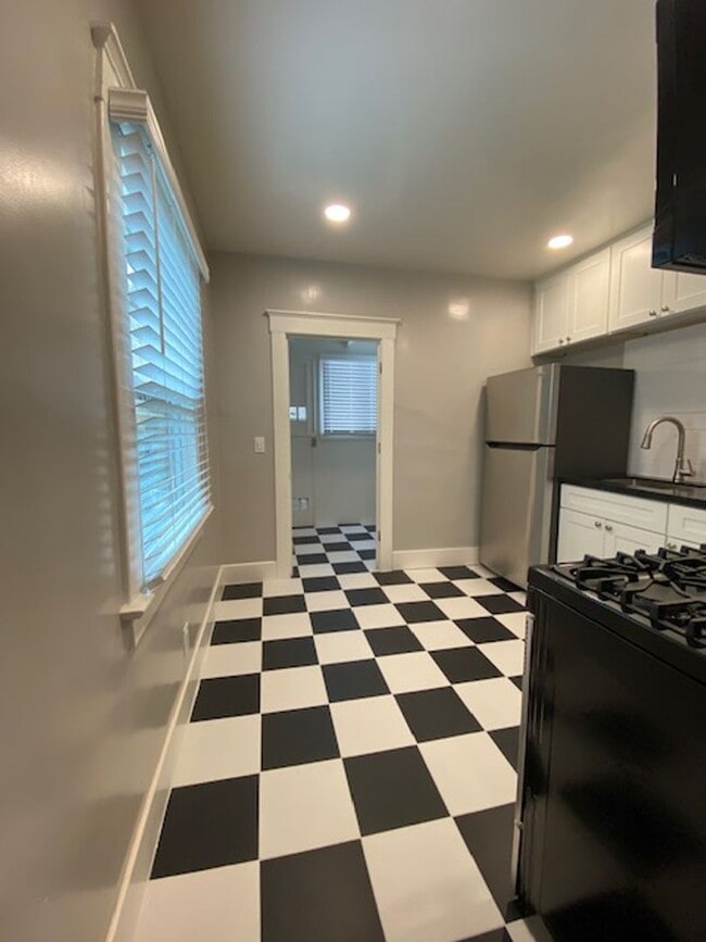 Photo - Cute Cottage In Heart of North Park w/A/C and Washer/Dryer