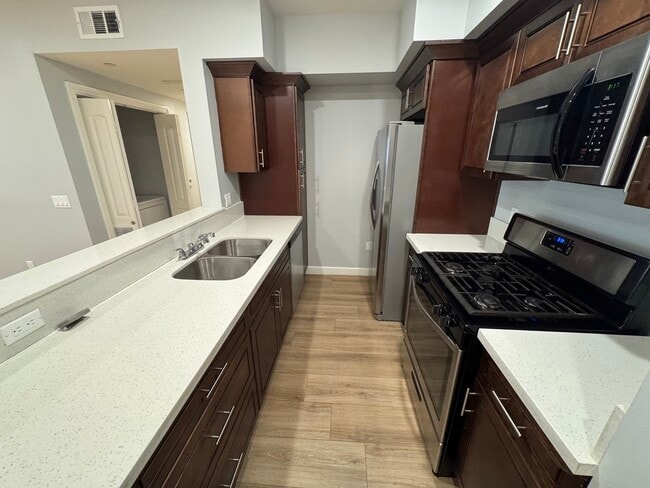 Photo - 6718 Sylmar Ave Unit 202