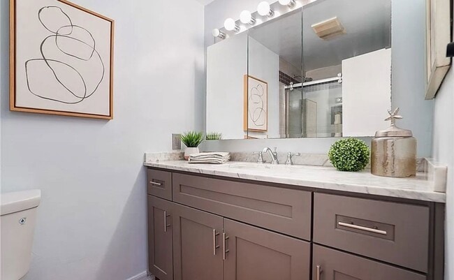 Photo - 215 N Kenwood St