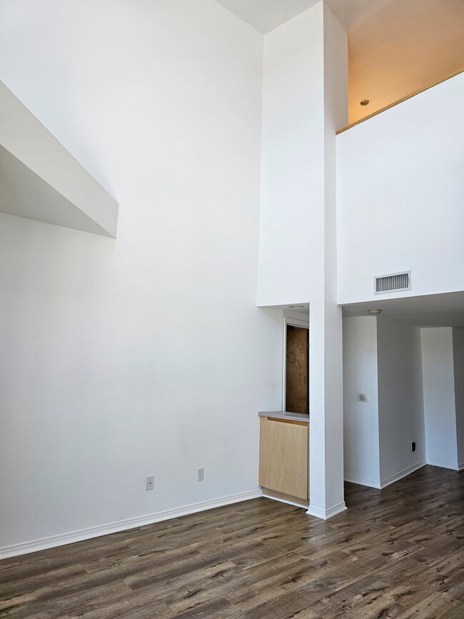 Photo - 171 N Church Ln Unit Penthouse 14