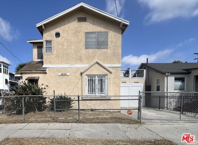 Building Photo - 1650 S Rimpau Blvd Rental