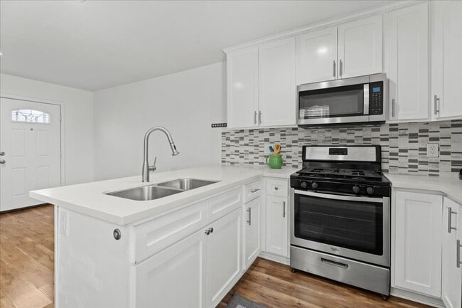 Photo - Modern Detached 3 Bedroom House with Private 2 Car Garage and Patio