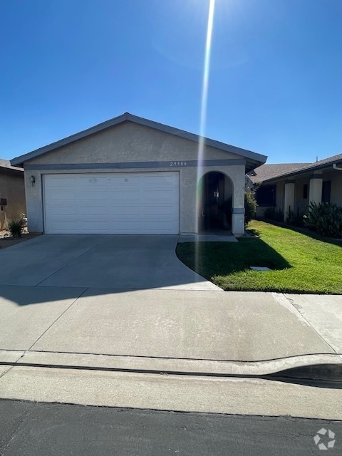 Building Photo - 29306 Murrieta Rd Rental