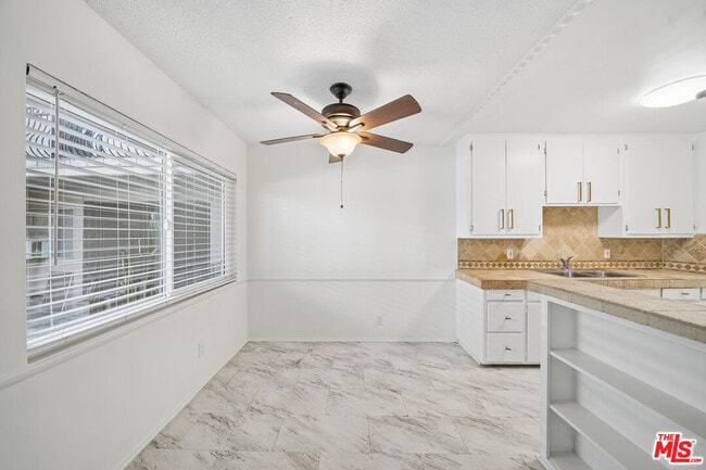 Photo - 7209 Willoughby Ave Unit 2