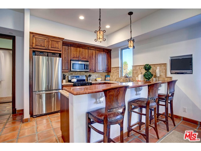 Kitchen - 4307 S Centinela Ave
