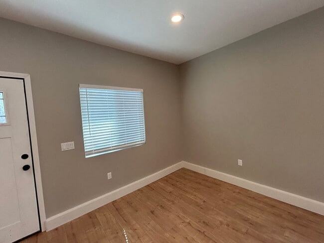Photo - 1107 Ojai Rd Unit B
