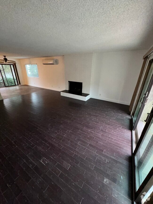 Building Photo - 4404 Don Miguel Dr Unit 3 Rental