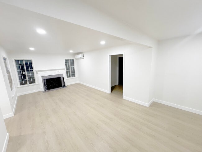 Photo - 2740 Easy Ave