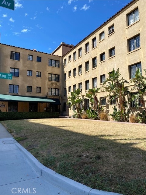 Building Photo - 85 N Madison Ave Unit 36