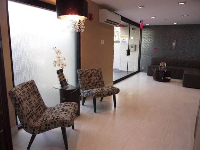 Photo - 11050 Strathmore Dr Unit 1