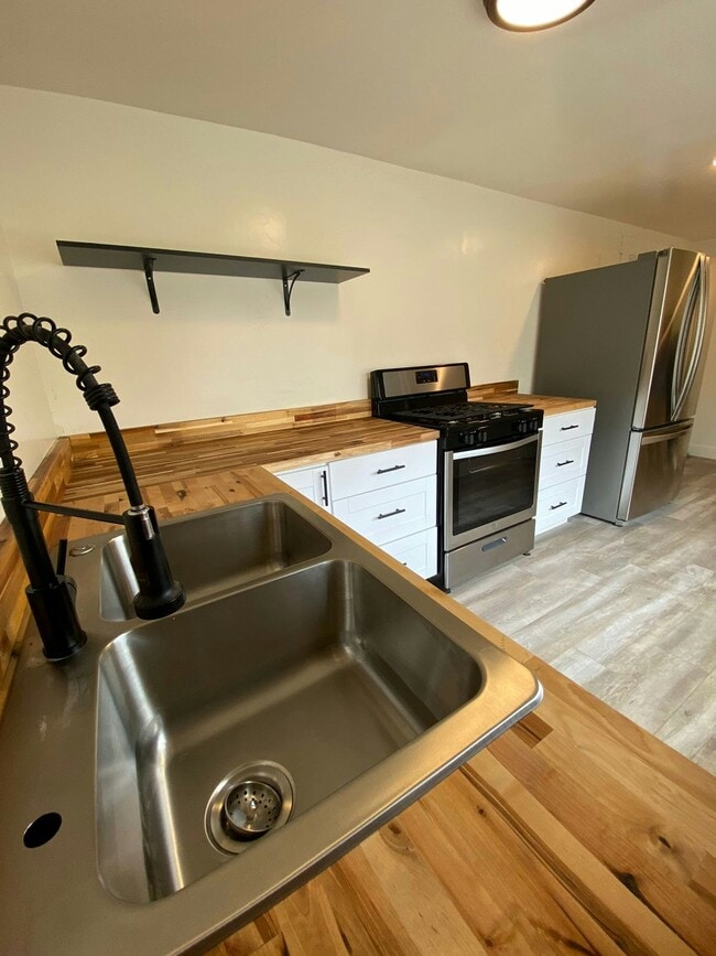 Photo - 3382 Eucalyptus Ave