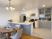 Photo - 325 E Stocker St