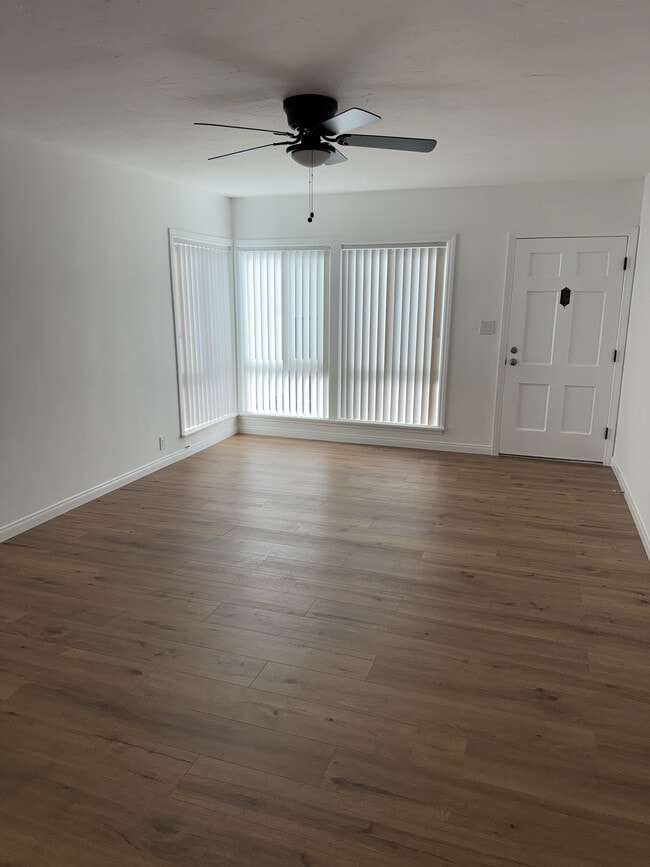 Living Room - 6314 1/2 Overhill Dr Unit 1.2