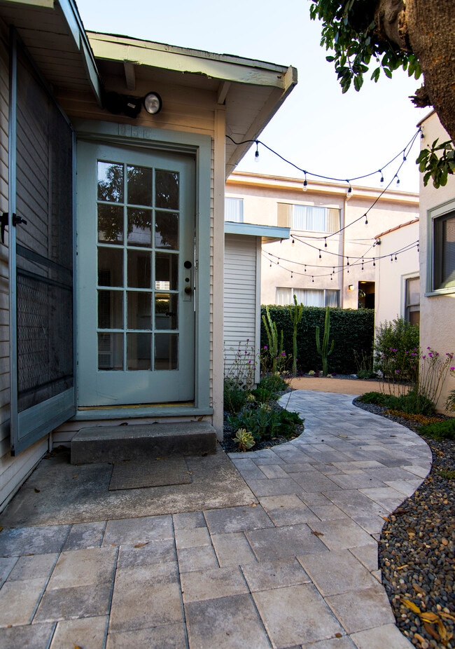 Photo - 950 North Hayworth Avenue