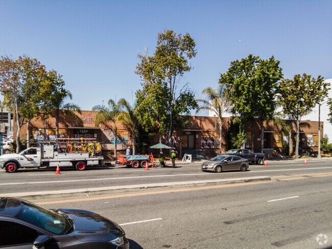 August 2022 - 1650 Lincoln