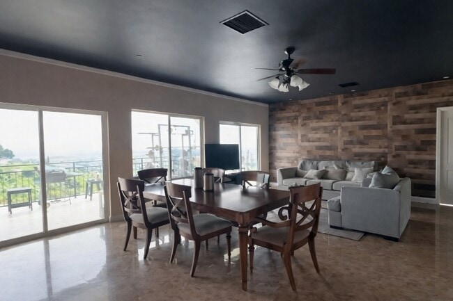 Photo - 9439 Eucalyptus St