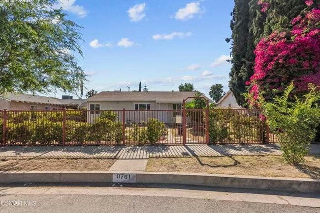Building Photo - 8761 Woodley Ave