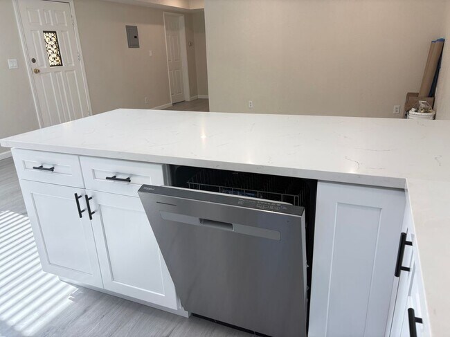 Photo - 11555 Archwood St Unit A