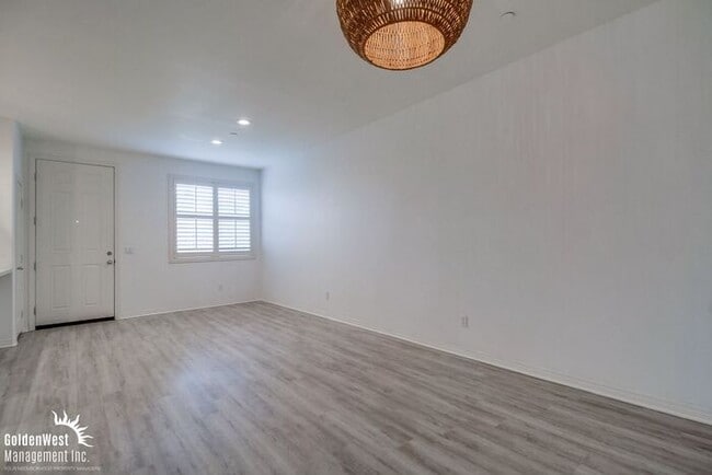 Photo - Stunning 3Bdm 2.5Ba Home in the Heart of I...