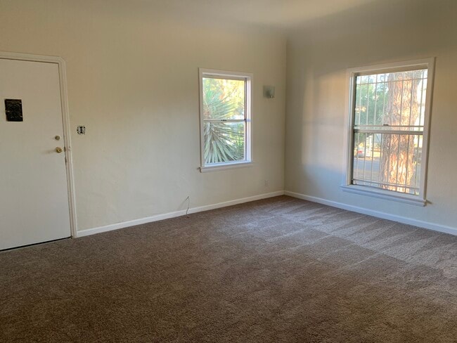 Building Photo - 4253 1/2 Leimert Blvd Unit 4255.25