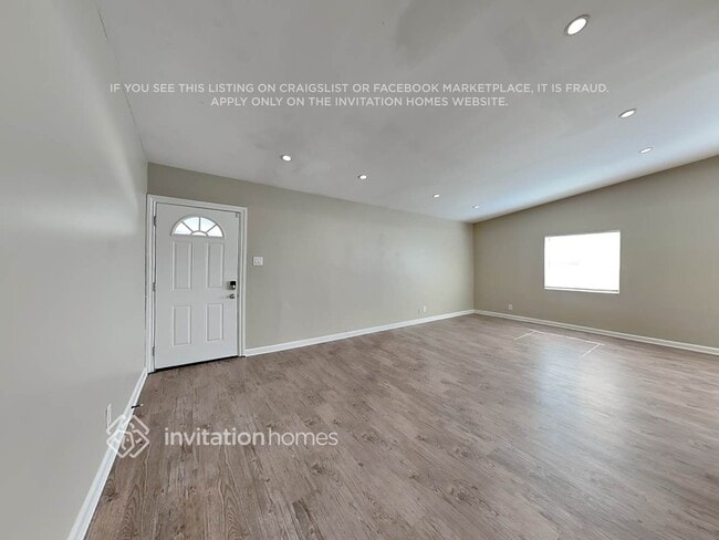 Photo - 18612 Arminta St