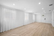 Photo - 10607 Whitegate Ave